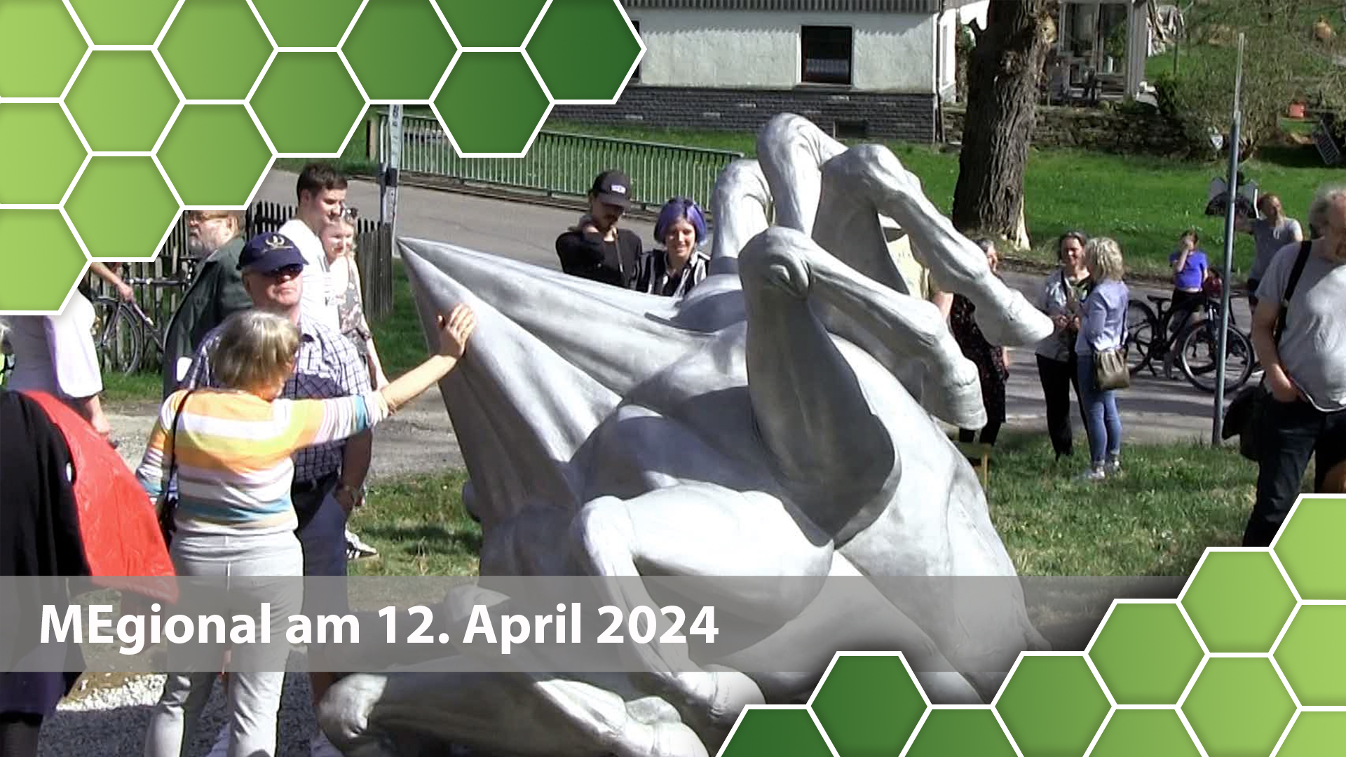 MEgional am 12. April 2024 mit der Einweihung des Polygonalen Pferds im Dorfmuseum Gahlenz