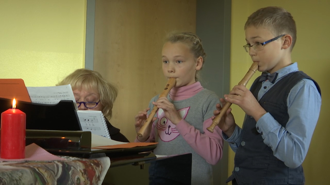 MEgional am 6. Dezember 2019 mit der klingenden Weihnachtsstube in der Grundschule Pockau