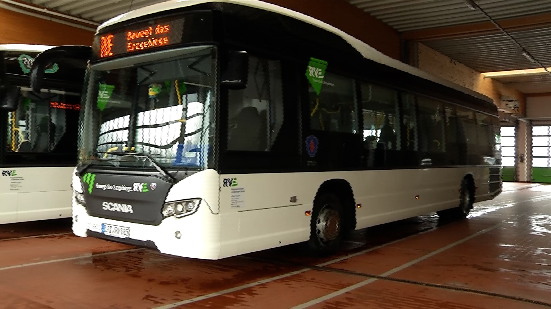 MEgional am 23. November 2021 mit neuen Bussen bei der RVE