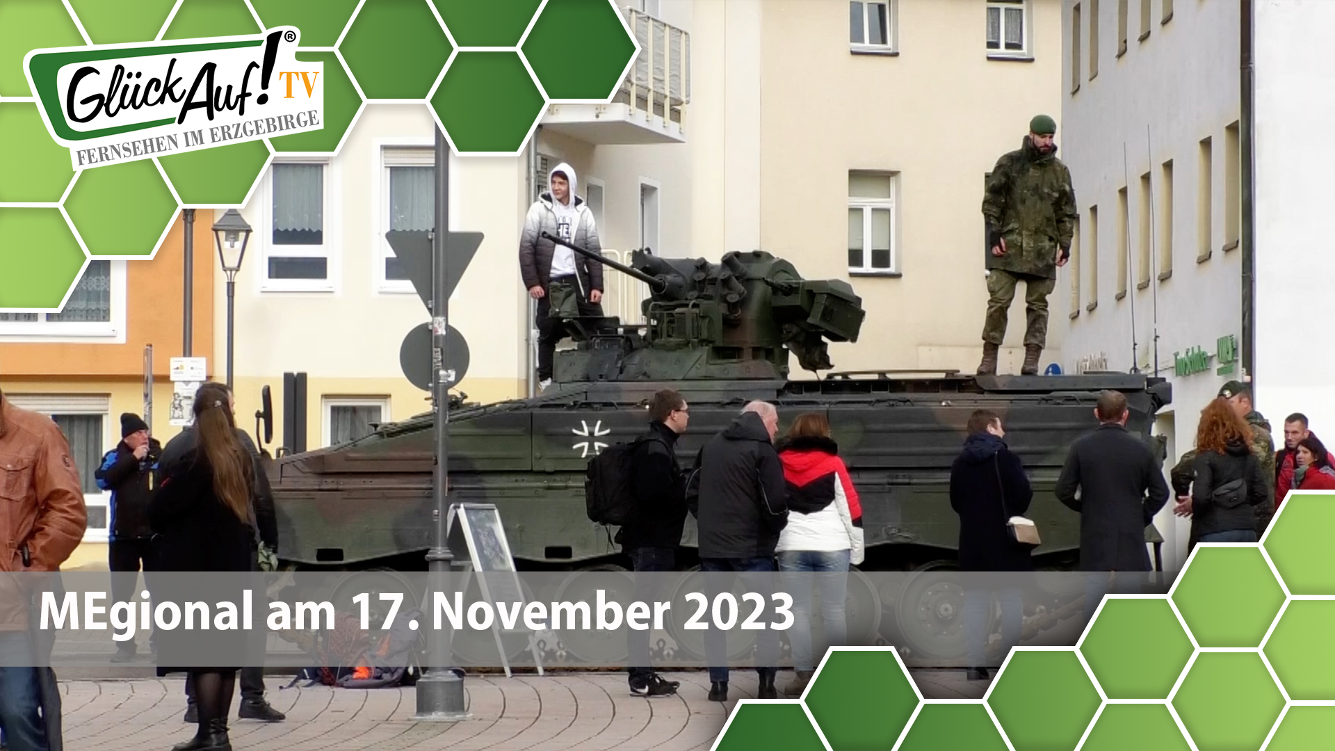 MEgional am 17. November 2023 mit der Ausstellung der Bundeswehr auf dem Markt in Brand-Erbisdorf