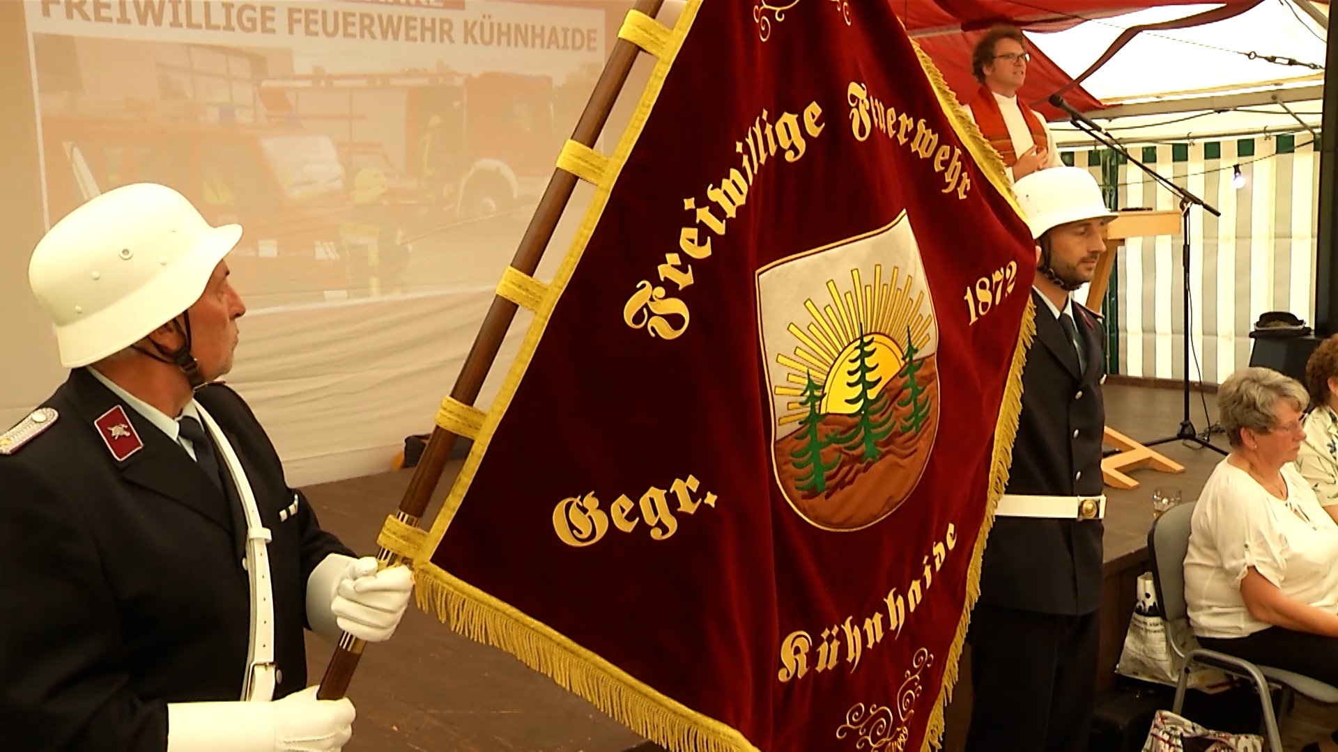 MEgional am 15. Juni 2022 - mit der Fahnenweihe der Freiwilligen Feuerwehr Kühnhaide